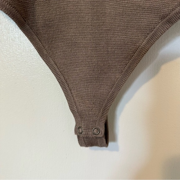Abercrombie & Fitch Corset Sweater Knit Long Sleeve Bodysuit Womens Medium Taupe - Picture 3 of 6